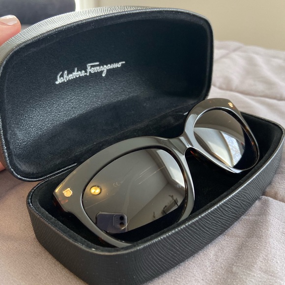 Salvatore Ferragamo Accessories - Salvatore Ferragamo tortoise colored sunglasses